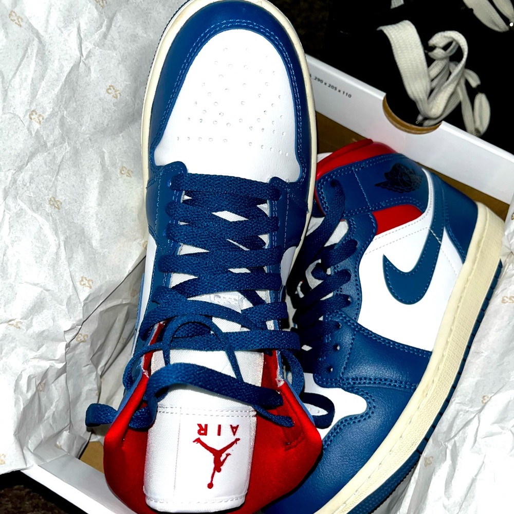 Air Jordan 1 mid